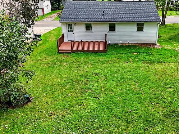 5th image of 277 Sterling Ave