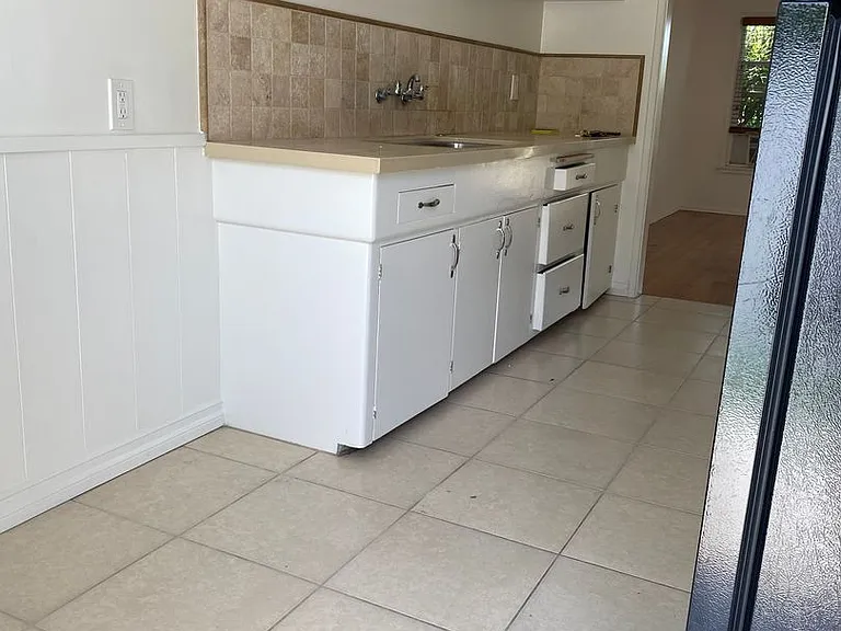 2406 Grandview Ave — Photo 7