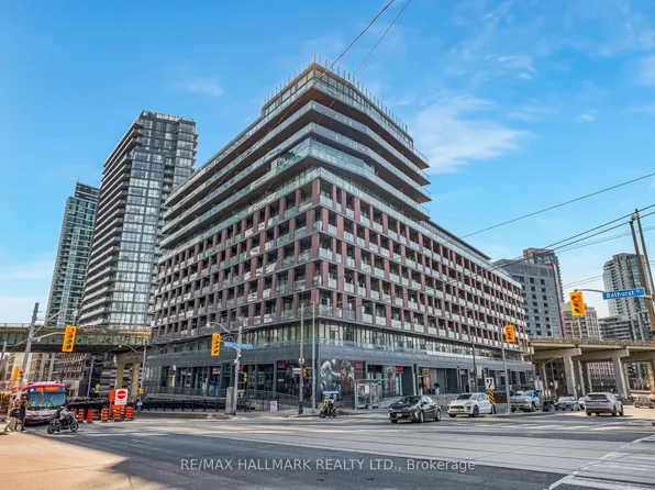 169 Fort York Blvd #913, Toronto, ON M5V 0C8
