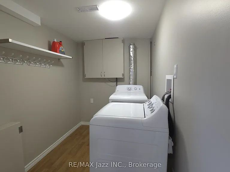 127 Lupin Dr #BASEMENT — Photo 17