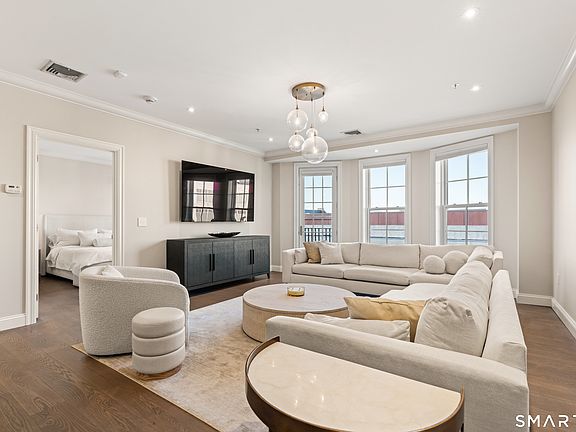 4th image of 85 Memorial Road APT 411