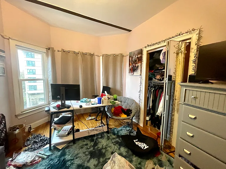 1031 Tremont St #4 — Photo 16