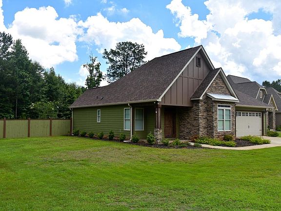 4th image of 27 Magnolia Estates Dr
