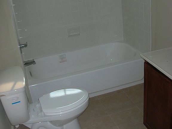 5th image of 4301 Lonas Dr