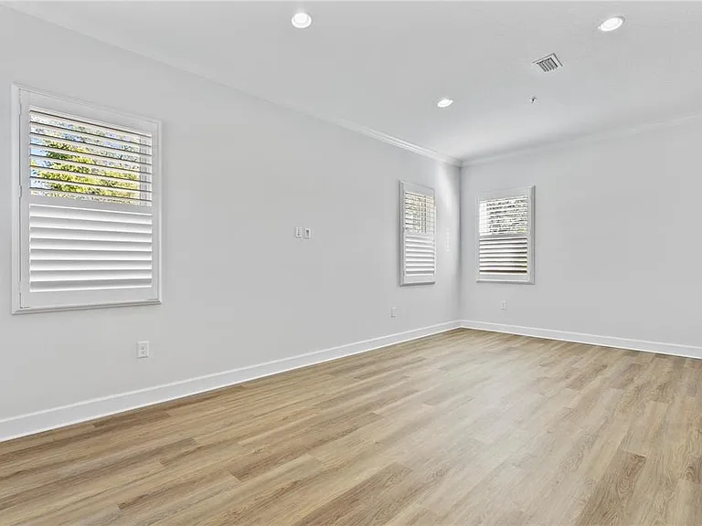 1903 W Bristol Ave #2 — Photo 23