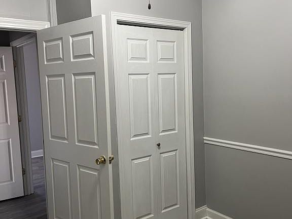 2nd image of 109 Oak St
