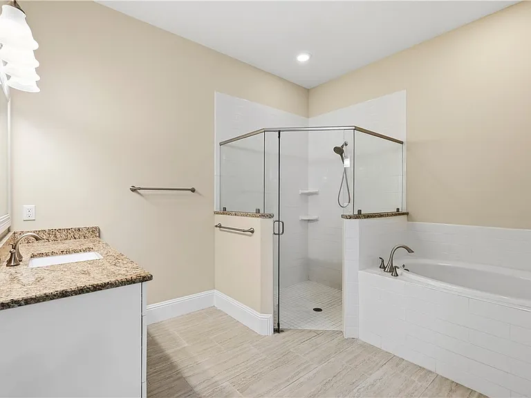 2030 Bridgepointe Cir #112 — Photo 19