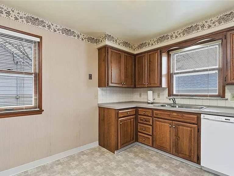 Pleasant Hill Dr — Photo 7