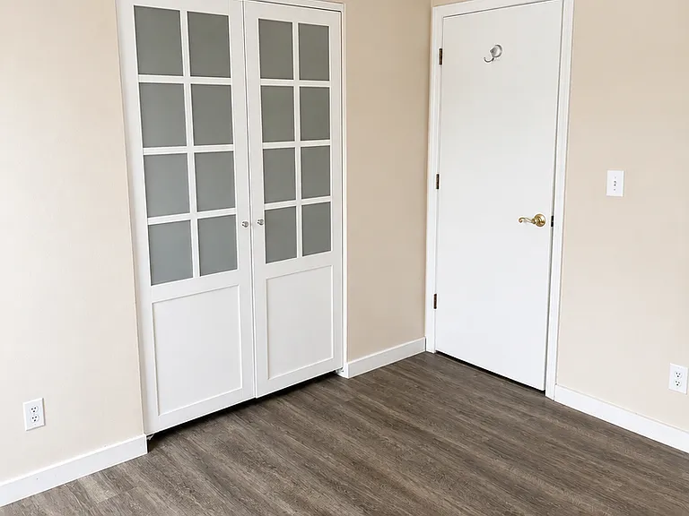 2257 Huntingdon Dr #H — Photo 15