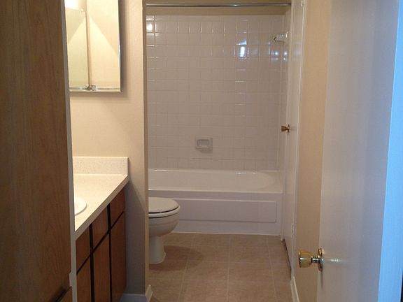 3rd image of 1562 Weyland Dr APT 1003