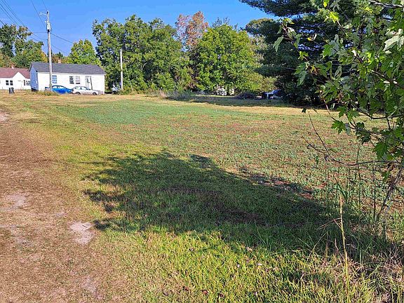5th image of 15 Bennie Brown Ct