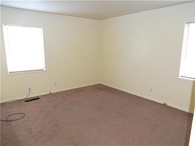 4th image of 820 Lancaster Ave