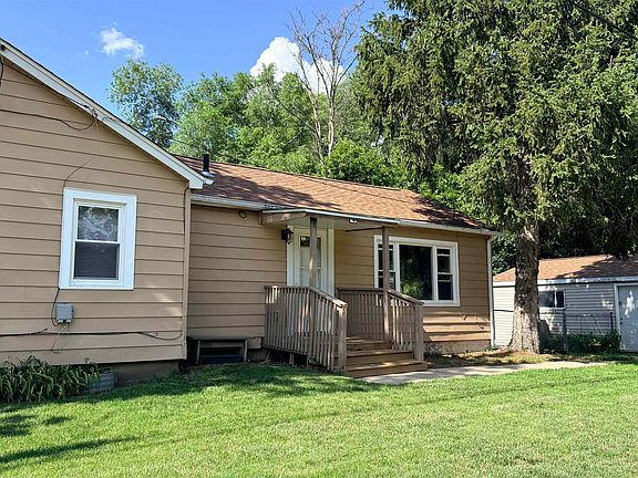 3rd image of 7631 Elm Ave