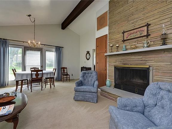 5th image of 3021 Laura Ln