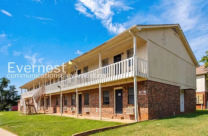 1 bed, 1.0 bath, 703 sqft, $675 — Photo 1