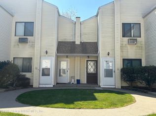 137 Stack Dr, Staten Island, NY