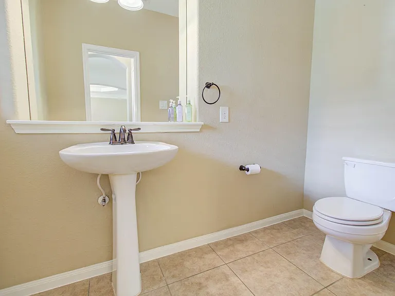 21331 Parham Cir — Photo 43