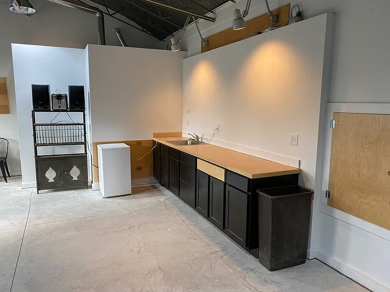 1236 Williamson St #1/2 — Photo 3