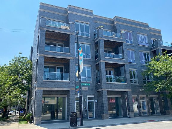 3rd image of 2858 N Milwaukee Ave #1