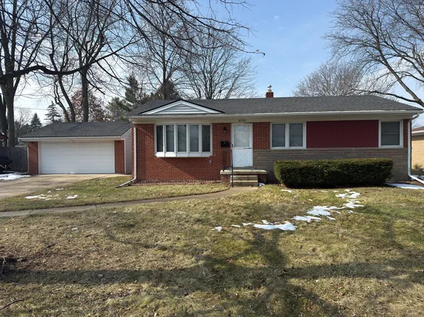 2792 Grant Dr, Ann Arbor, MI 48108