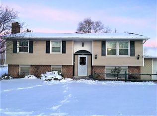 1499 Maiden Ln, Rochester, NY 14626