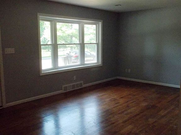 4th image of 3424 Lombard St