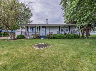 402 W Monroe St, Philo, IL 61864