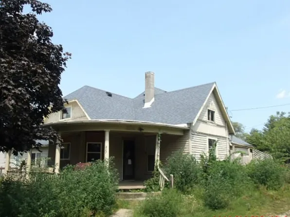 207 N Church St, Rossville, IL 60963