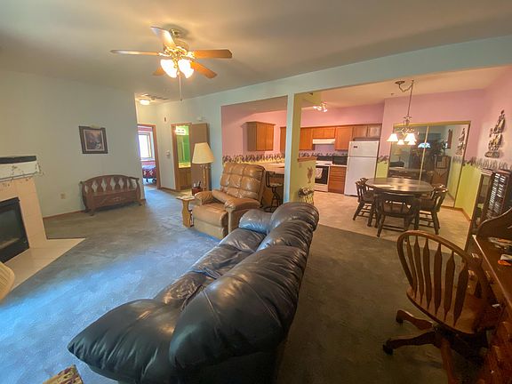 3rd image of 9181 S Aspen Dr Unit 3