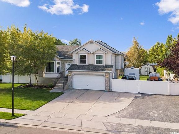 4th image of 2875 W Golden Meadows Dr