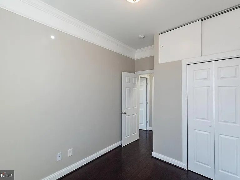 465 Luray Pl NW — Photo 5