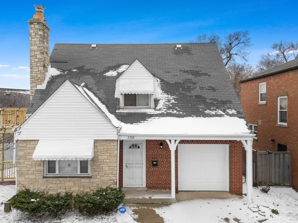 7732 S Paxton Ave, Chicago, IL 60649