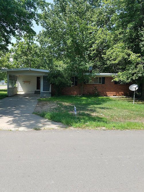 1st image of 412 Cedar St
