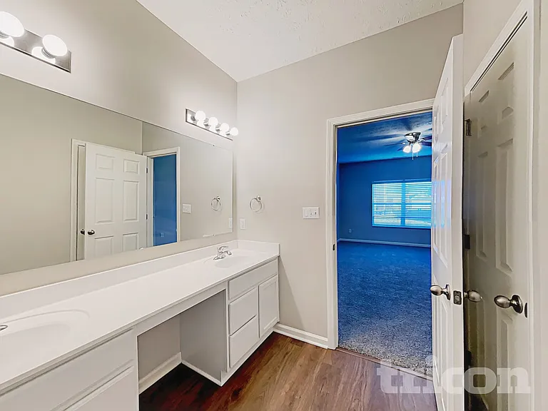 6646 Laurelwood Dr — Photo 6