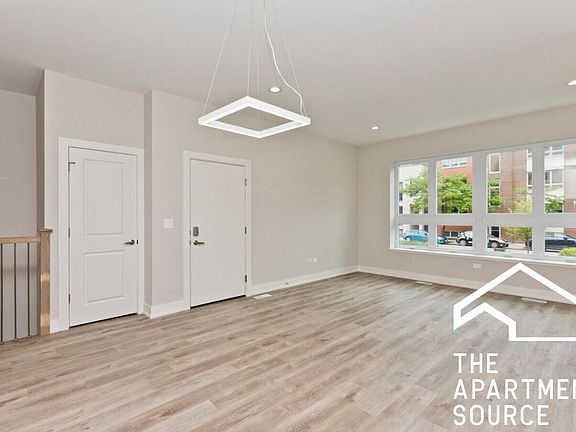 2nd image of 2725 N Ashland Ave #1