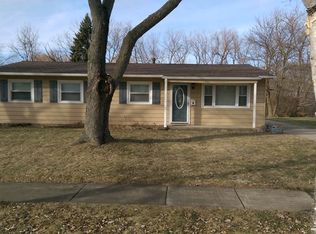 36564 N Edgewood Dr, Gurnee, IL 60031