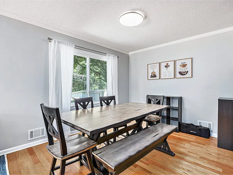 6704 Lakeshore Dr — Photo 16