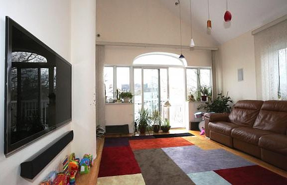 2nd image of 2685 E 23rd St #3