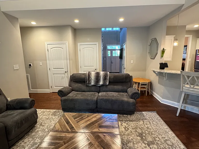 1245 Helmsdale Dr — Photo 6
