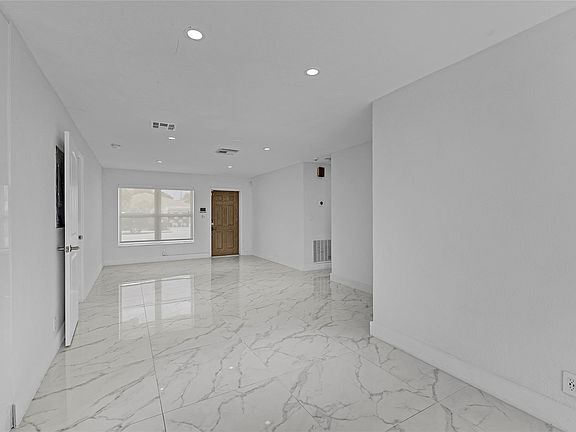 3rd image of 3650 NE 13th Terrace
