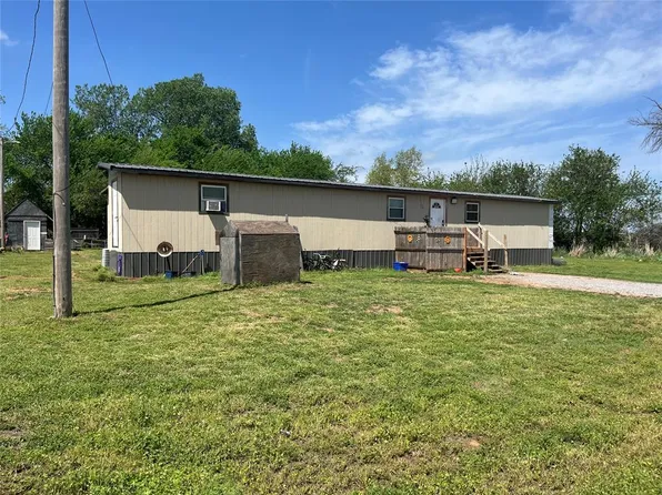 1525 N 14th St, Guthrie, OK 73044