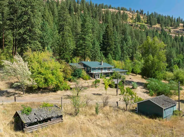 1133 Goosehaven Rd, Saint Maries, ID 83861