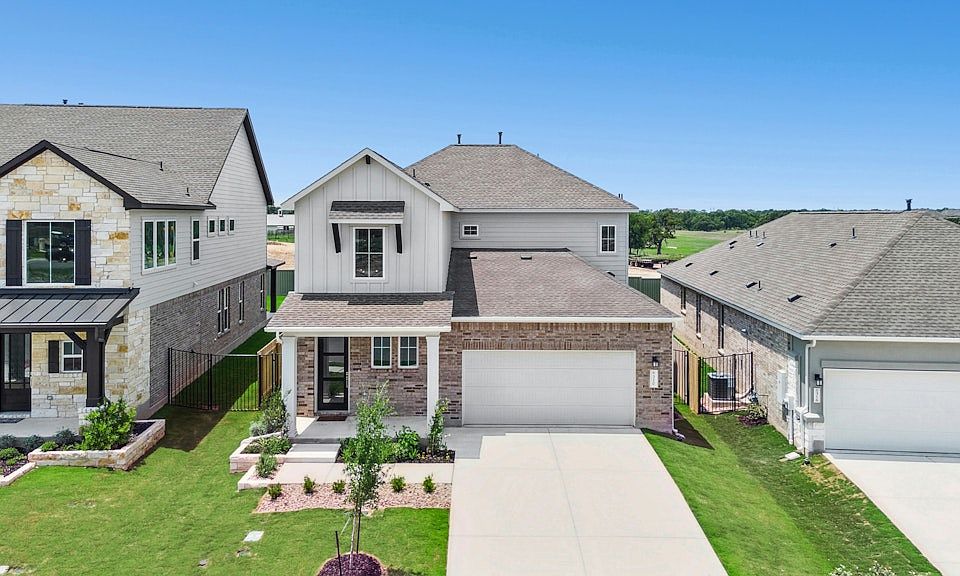 1st image of 320 Amista Dr