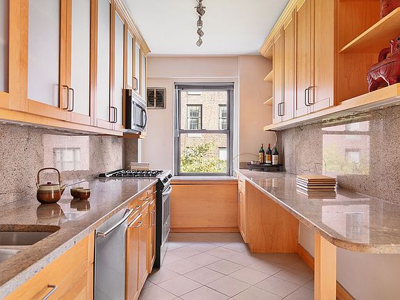 4th image of 16 Sutton Pl APT 5-C