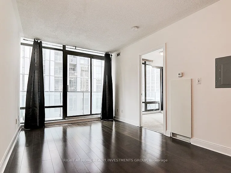18 Yorkville Ave #704 — Photo 12