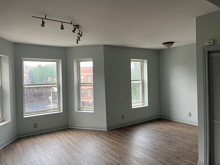 4732 W Congress Pkwy #2 — Photo 3
