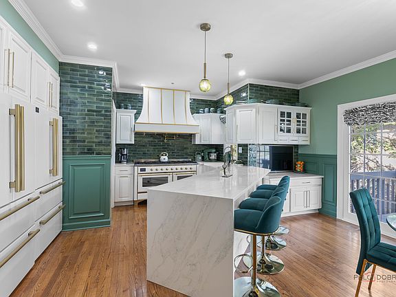 3rd image of 406 Kenmare Dr