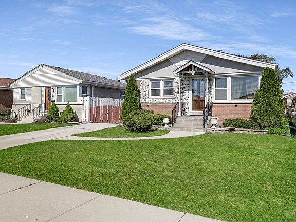 3rd image of 5109 N Oneida Ave