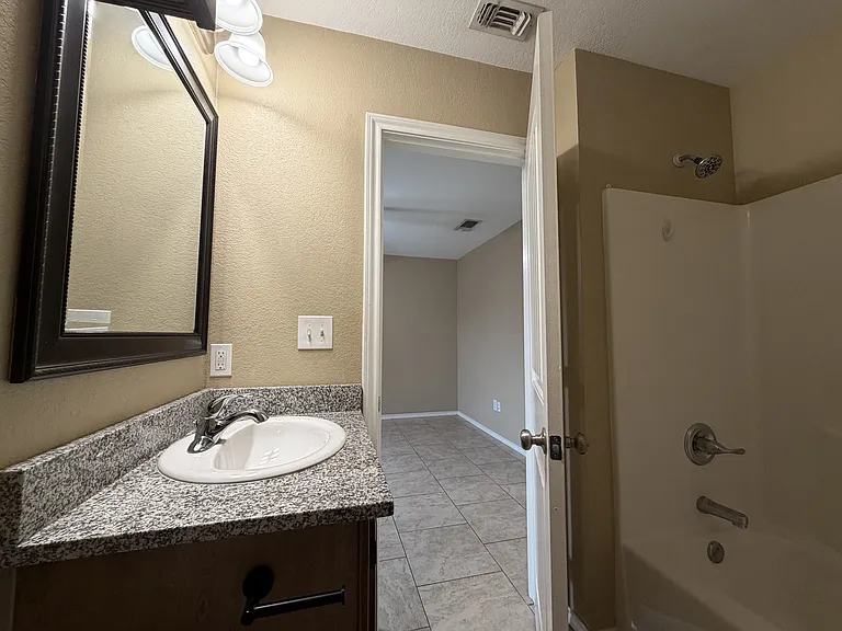 1221 Kirby St #6 — Photo 19