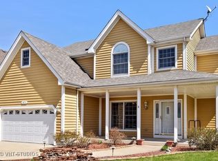 1N171 Darling St, Carol Stream, IL 60188